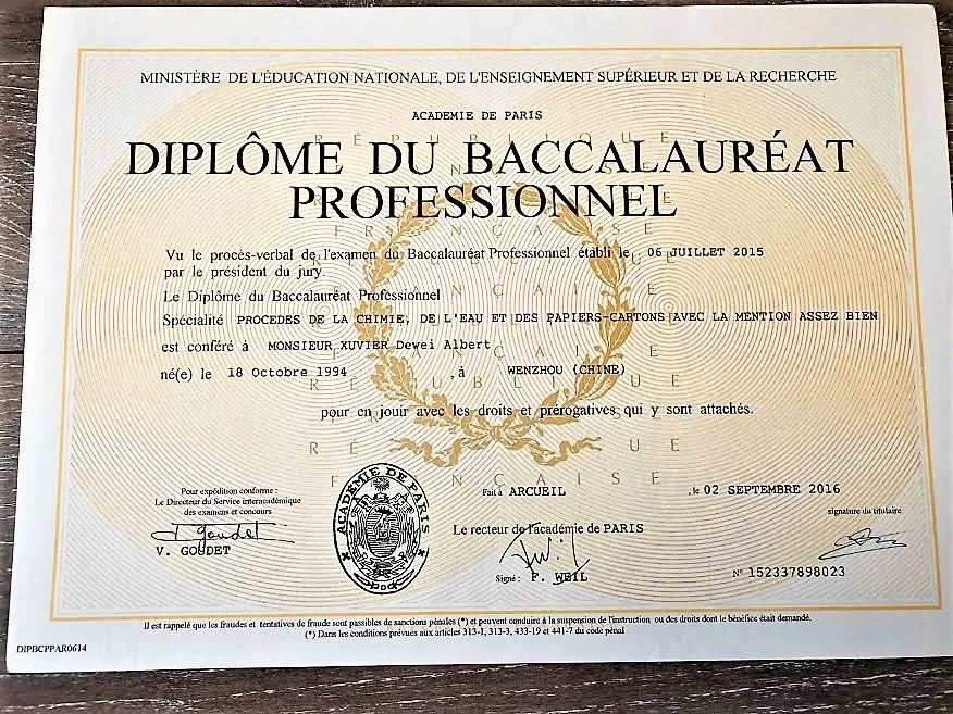 Acheter Vrai/faux diplômes