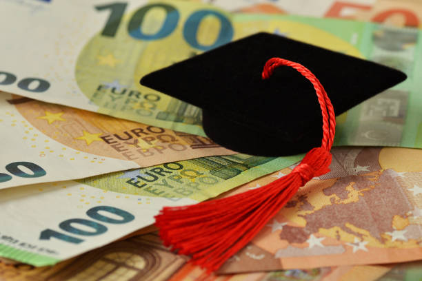 Diplômes universitaires achetés en ligne